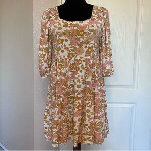 Pink Lily Florals‎ of White,Pinks and Greens Tiered Summer Dress Size Medium